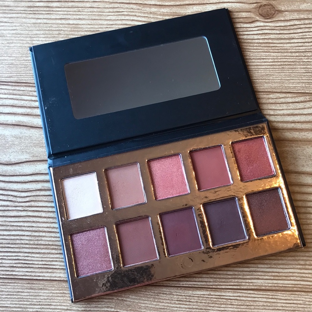 Crown pro eyeshadow palette